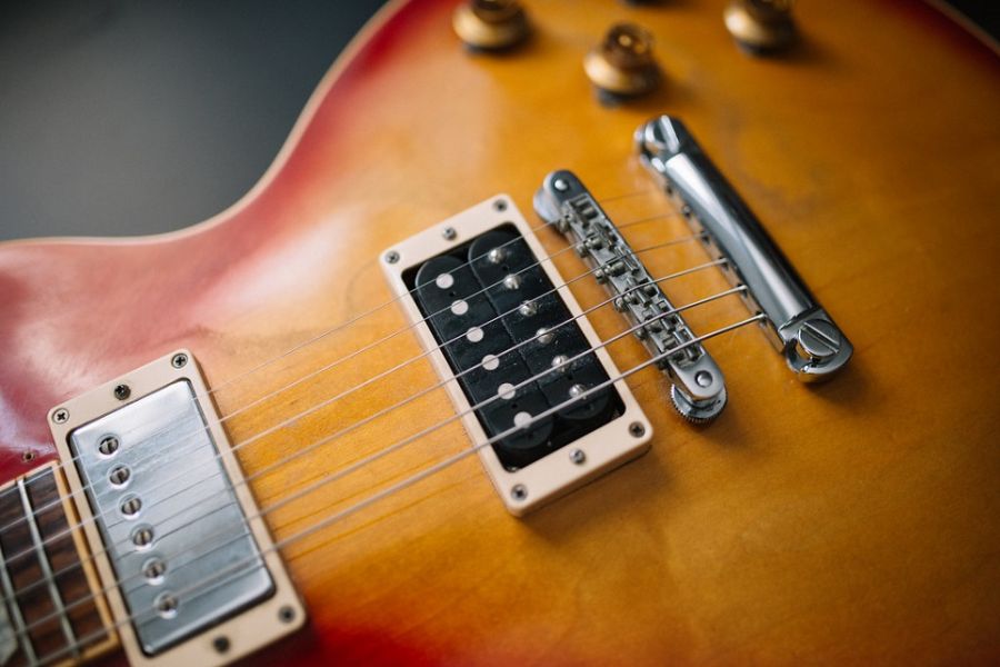  It usually has fancy pickups like the Burstbucker Pro or '57 Classic