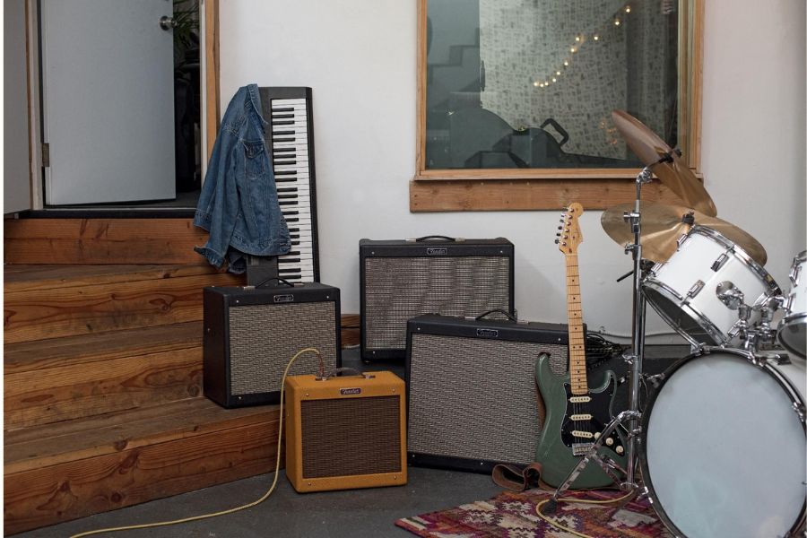 The clean and overdriven sounds of a standard Fender amp can be achieved by both amps