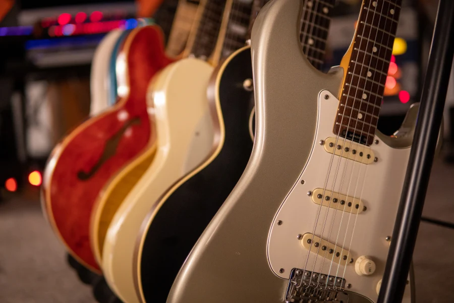 Pros & Cons of Electric Guitars for Beginners